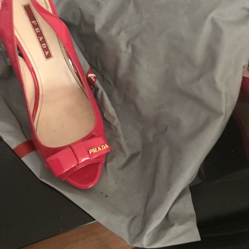 Hot pink .. Prada sling backs like new with dust bag worn twice - Picture 7 of 7